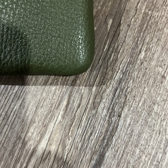 Kate Spade L zip wristlet BNWT Olive - Picture 5 of 6